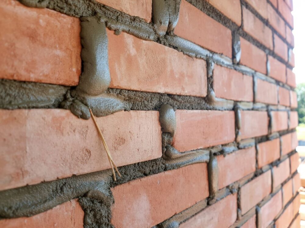 świeża zaprawa murarska